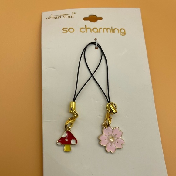 URBAN SOUL 2 Pack Flower & Mushroom Phone Charms, NWT, For Bundle Purchases Only - Picture 3 of 7